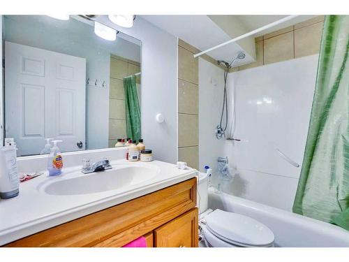 11 Saddlebrook Way Ne, Calgary, AB - Indoor Photo Showing Bathroom