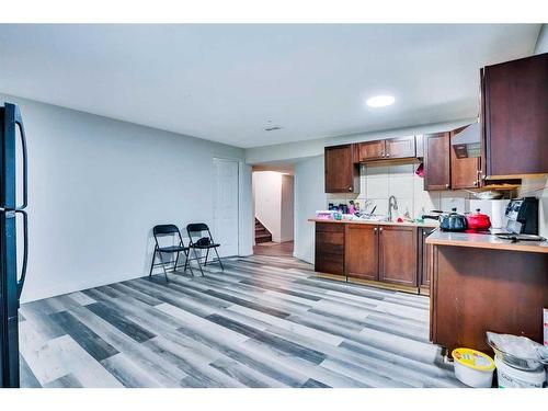 11 Saddlebrook Way Ne, Calgary, AB - Indoor Photo Showing Kitchen