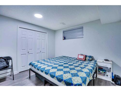 11 Saddlebrook Way Ne, Calgary, AB - Indoor Photo Showing Bedroom