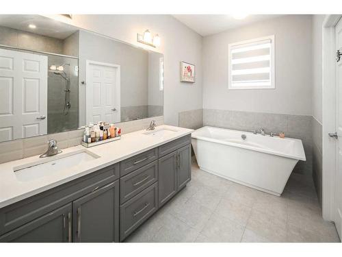 24 Carrington Rise Nw, Calgary, AB - Indoor Photo Showing Bathroom