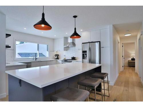 387 96 Avenue Se, Calgary, AB - Indoor Photo Showing Kitchen With Stainless Steel Kitchen With Upgraded Kitchen