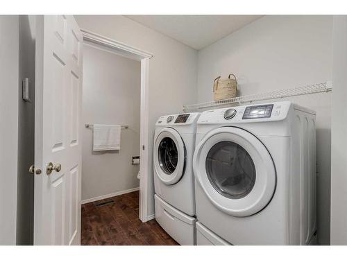 241 Scotia Point Nw, Calgary, AB - Indoor Photo Showing Laundry Room