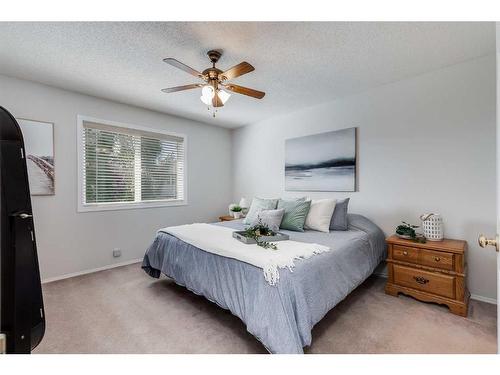 241 Scotia Point Nw, Calgary, AB - Indoor Photo Showing Bedroom