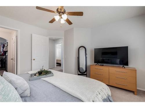 241 Scotia Point Nw, Calgary, AB - Indoor Photo Showing Bedroom