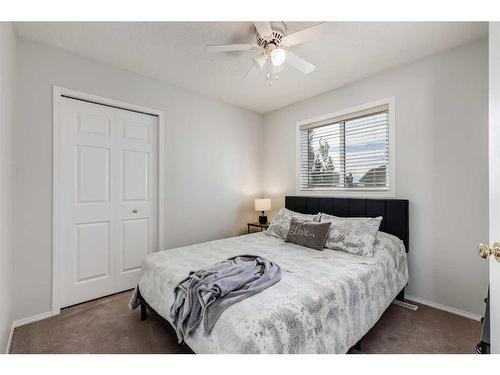 241 Scotia Point Nw, Calgary, AB - Indoor Photo Showing Bedroom