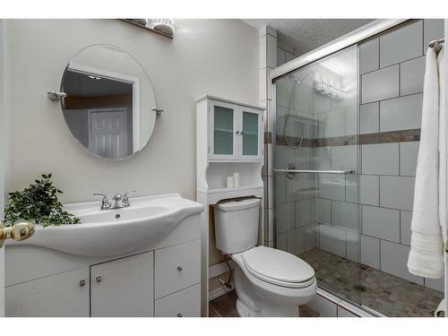 241 Scotia Point Nw, Calgary, AB - Indoor Photo Showing Bathroom