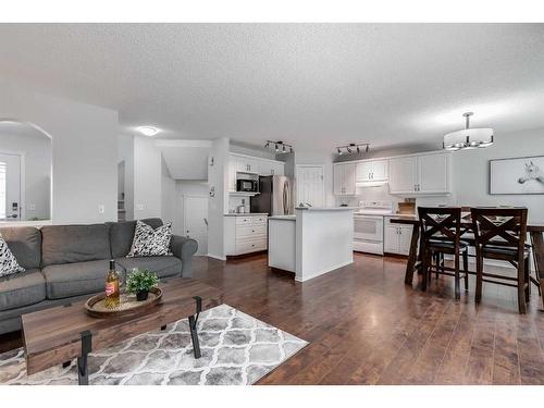 241 Scotia Point Nw, Calgary, AB - Indoor Photo Showing Living Room