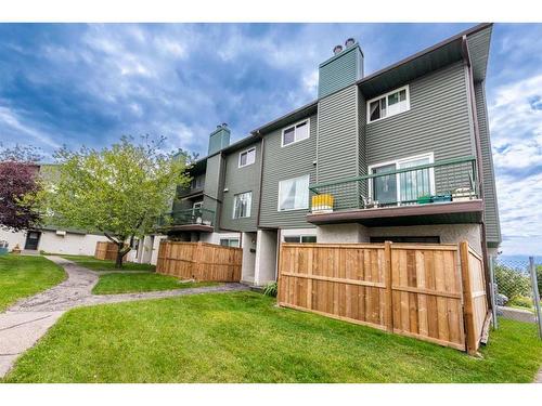 23-2511 38 Street Ne, Calgary, AB - Outdoor With Facade