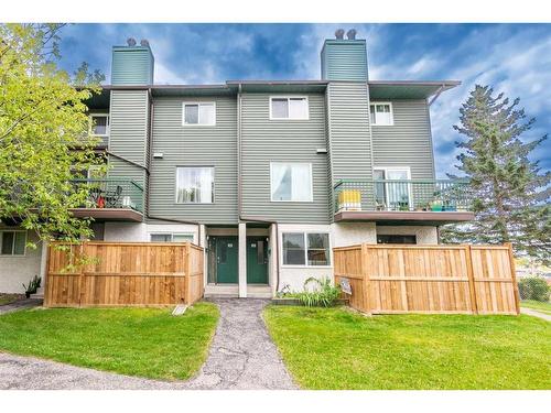 23-2511 38 Street Ne, Calgary, AB - Outdoor