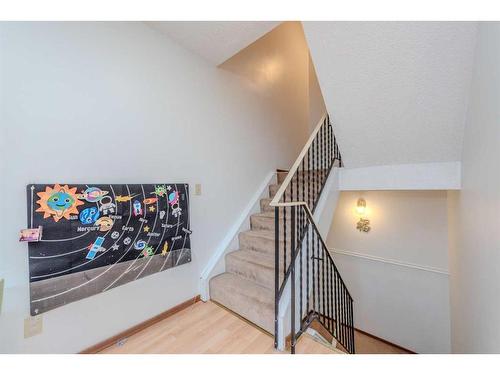 23-2511 38 Street Ne, Calgary, AB - Indoor Photo Showing Other Room