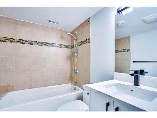 4648 North Haven Drive Nw, Calgary, AB - Indoor Photo Showing Bathroom