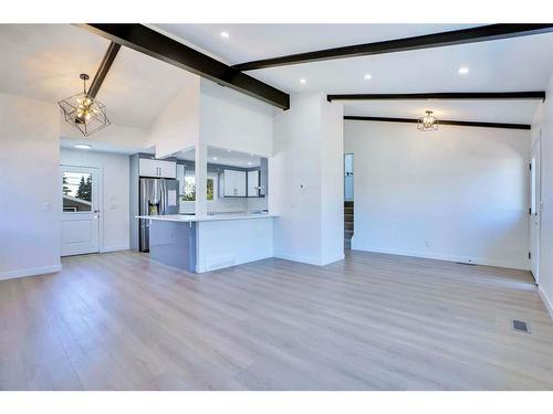 4648 North Haven Drive Nw, Calgary, AB - Indoor Photo Showing Kitchen