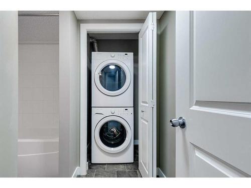 3216-81 Legacy Boulevard Se, Calgary, AB - Indoor Photo Showing Laundry Room