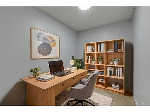 3216-81 Legacy Boulevard Se, Calgary, AB - Indoor Photo Showing Office