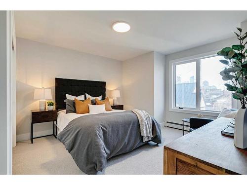 2-923 1 Avenue Nw, Calgary, AB - Indoor Photo Showing Bedroom