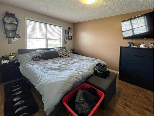 3180 New Brighton Gardens Se, Calgary, AB - Indoor Photo Showing Bedroom