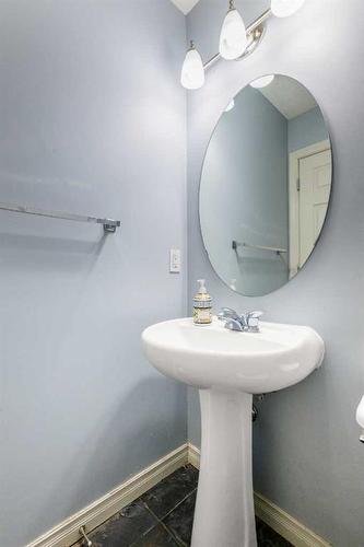 73 Weston Way Sw, Calgary, AB - Indoor Photo Showing Bathroom