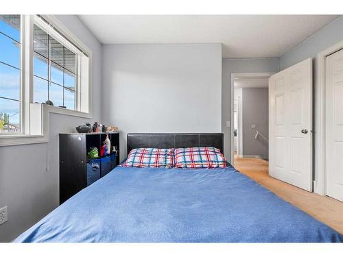 73 Weston Way Sw, Calgary, AB - Indoor Photo Showing Bedroom