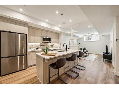 2433 6 Avenue Nw, Calgary, AB - Indoor Photo Showing Kitchen With Upgraded Kitchen