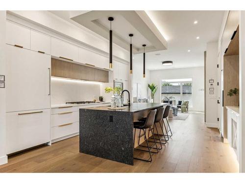 2433 6 Avenue Nw, Calgary, AB - Indoor Photo Showing Kitchen With Upgraded Kitchen