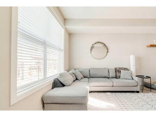 40 Legacy Path Se, Calgary, AB - Indoor Photo Showing Living Room