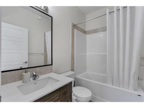 28 Savanna Link Ne, Calgary, AB - Indoor Photo Showing Bathroom