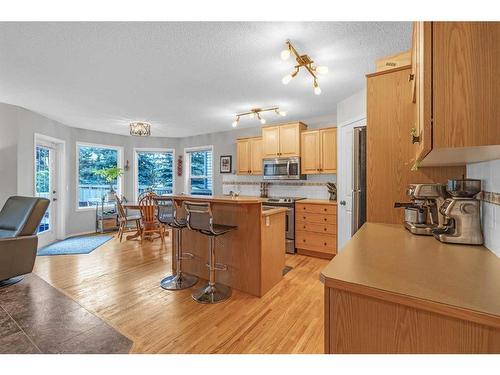 1093 Cranston Drive Se, Calgary, AB - Indoor Photo Showing Kitchen