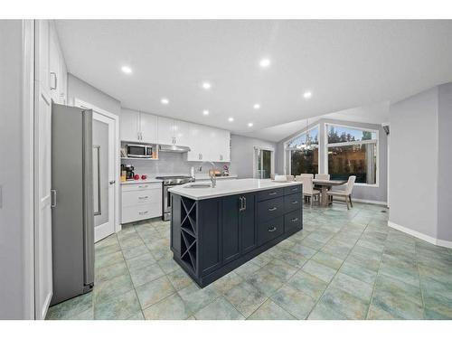 86 Cranfield Crescent Se, Calgary, AB - Indoor Photo Showing Kitchen