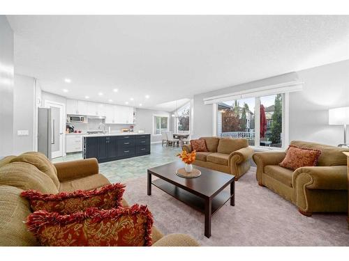 86 Cranfield Crescent Se, Calgary, AB - Indoor Photo Showing Living Room