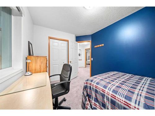 86 Cranfield Crescent Se, Calgary, AB - Indoor Photo Showing Bedroom