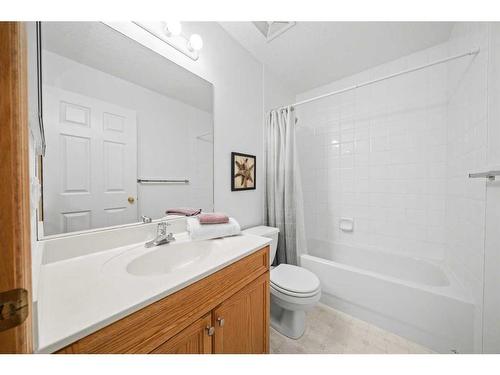 86 Cranfield Crescent Se, Calgary, AB - Indoor Photo Showing Bathroom