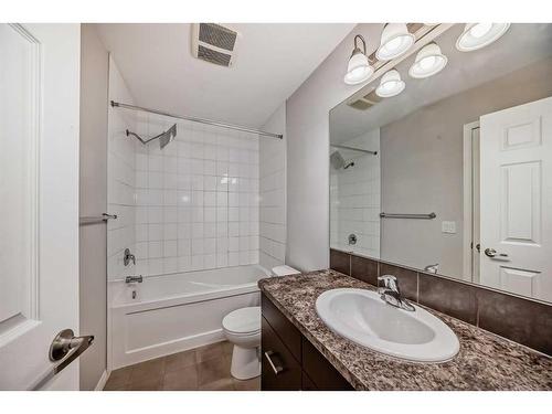 124 Windstone Link Sw, Airdrie, AB - Indoor Photo Showing Bathroom