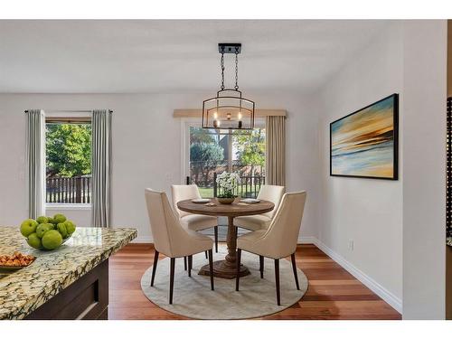 24 Tuscarora Place Nw, Calgary, AB - Indoor Photo Showing Dining Room