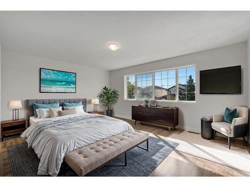 24 Tuscarora Place Nw, Calgary, AB - Indoor Photo Showing Bedroom