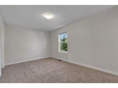 24 Tuscarora Place Nw, Calgary, AB - Indoor Photo Showing Other Room