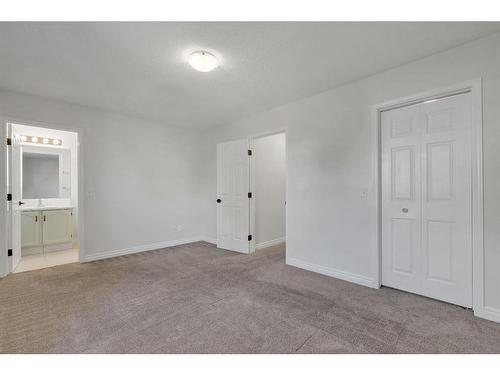 24 Tuscarora Place Nw, Calgary, AB - Indoor Photo Showing Other Room