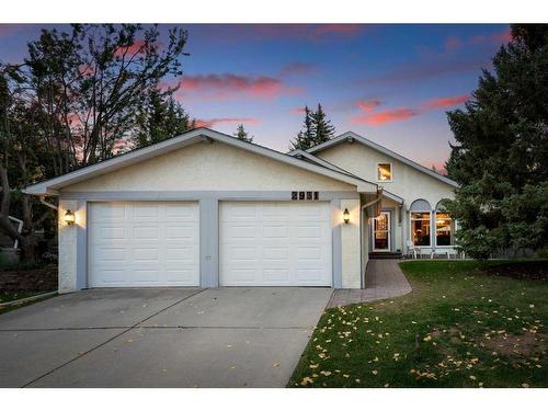 2931 Palliser Drive Sw, Calgary, AB - Outdoor