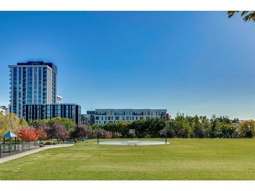 115-950 Centre Avenue Ne, Calgary, AB - Outdoor