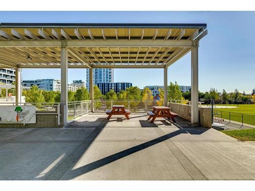 115-950 Centre Avenue Ne, Calgary, AB - Outdoor