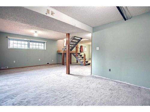 331 Huntridge Road Ne, Calgary, AB - Indoor