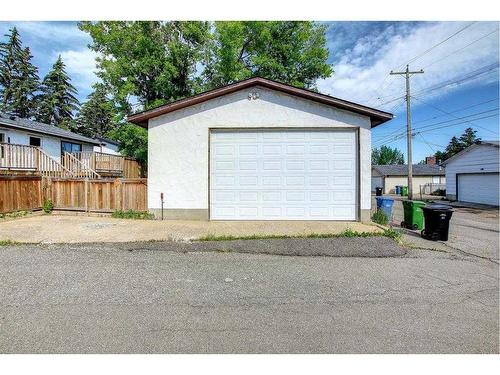 331 Huntridge Road Ne, Calgary, AB - Outdoor With Exterior