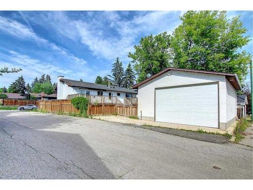 331 Huntridge Road Ne, Calgary, AB - Outdoor