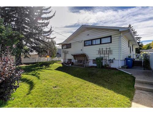 48 Malibou Road Sw, Calgary, AB - Outdoor