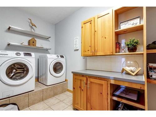 40303 Range Road 222, Rural Lacombe County, AB - Indoor Photo Showing Laundry Room