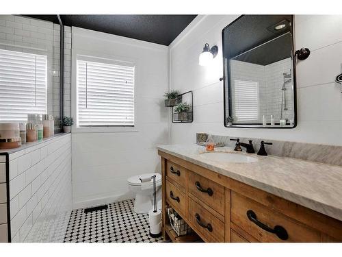 40303 Range Road 222, Rural Lacombe County, AB - Indoor Photo Showing Bathroom