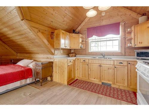 40303 Range Road 222, Rural Lacombe County, AB - Indoor Photo Showing Kitchen