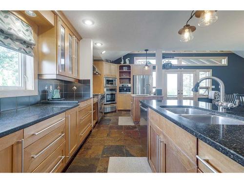 40303 Range Road 222, Rural Lacombe County, AB - Indoor Photo Showing Kitchen With Double Sink