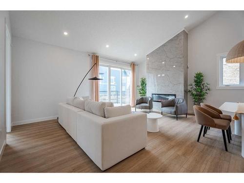 1372 Scarlett Ranch Boulevard, Carstairs, AB - Indoor Photo Showing Living Room