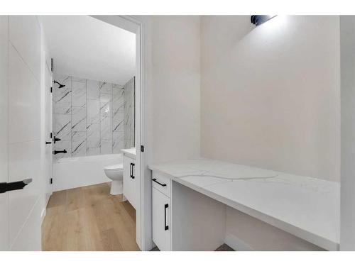 38 Templeson Crescent Ne, Calgary, AB - Indoor Photo Showing Bathroom