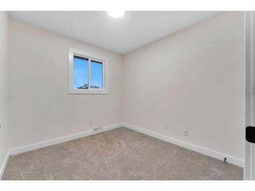 38 Templeson Crescent Ne, Calgary, AB - Indoor Photo Showing Other Room